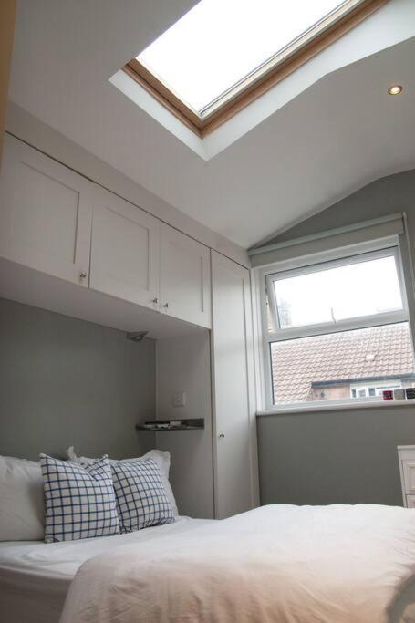 Gorgeous Hammersmith Home. Sleeps 6. Tube 5 Mins! Appartement