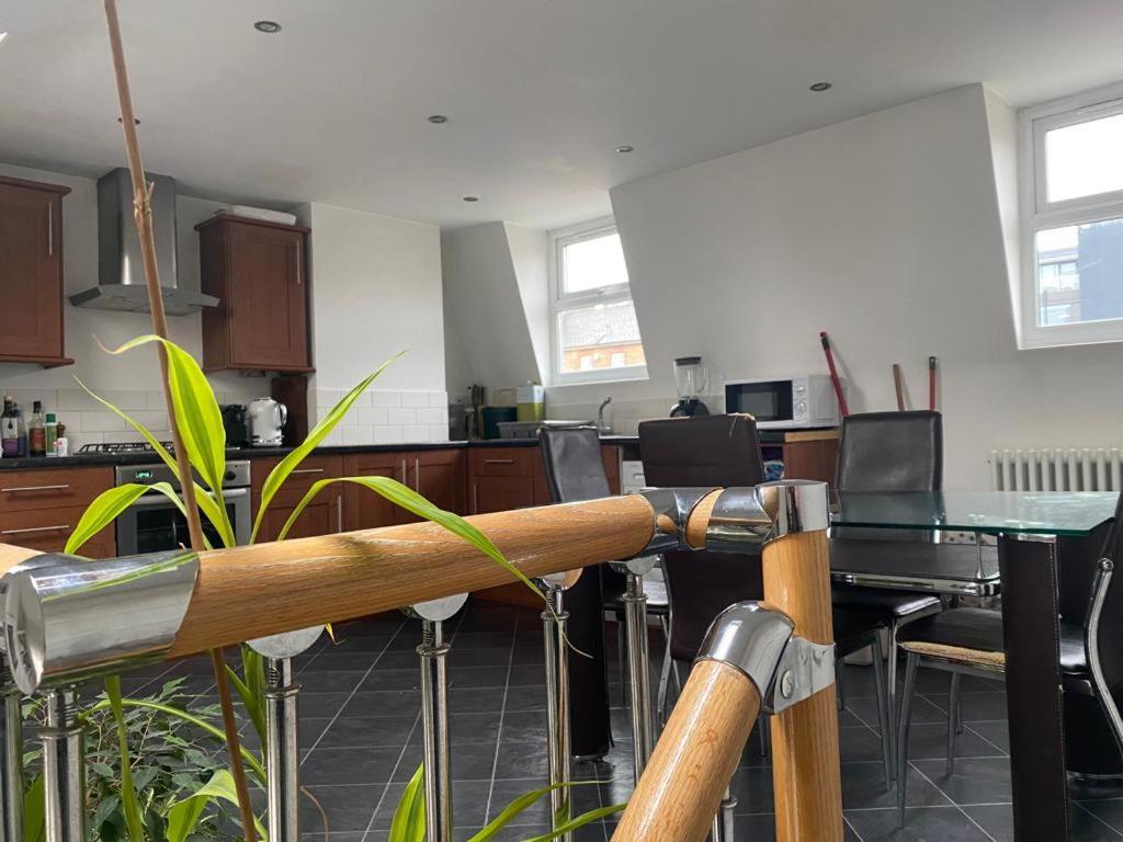 Gorgeous Hammersmith Home. Sleeps 6. Tube 5 Mins! Londres